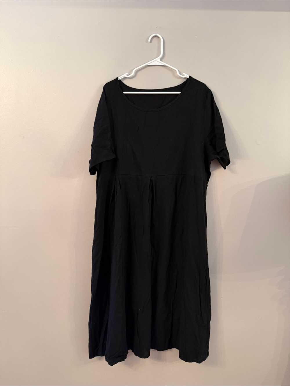 Women's Black Short-Sleeve A-Line Dress